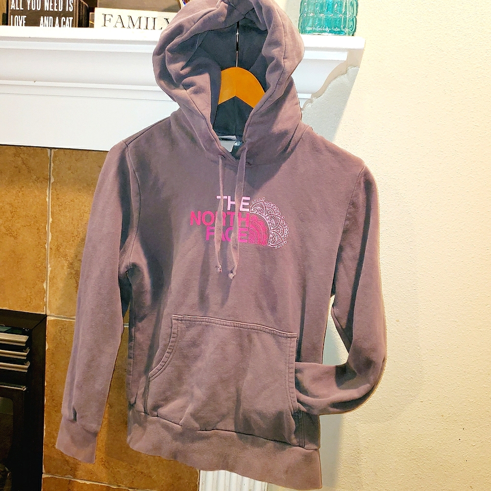 NORTH FACE Front Logo Graphic Pullover Sweatshirt